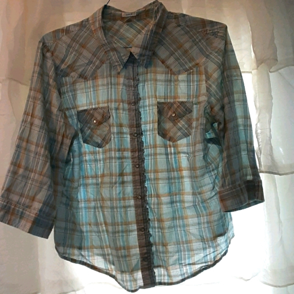 Western style, button down top